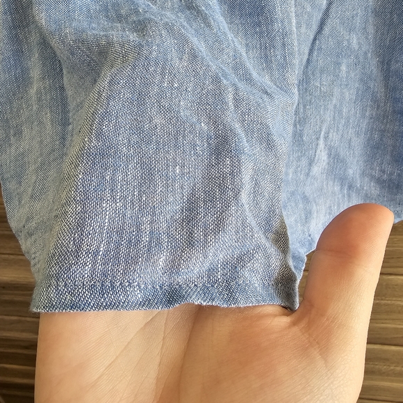 Light weight loose fit XS GAP top feels like soft Linen light blue color - Picture 3 of 4